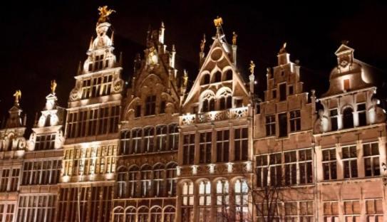 B&B Art And Sleep Antwerpen Exterior foto